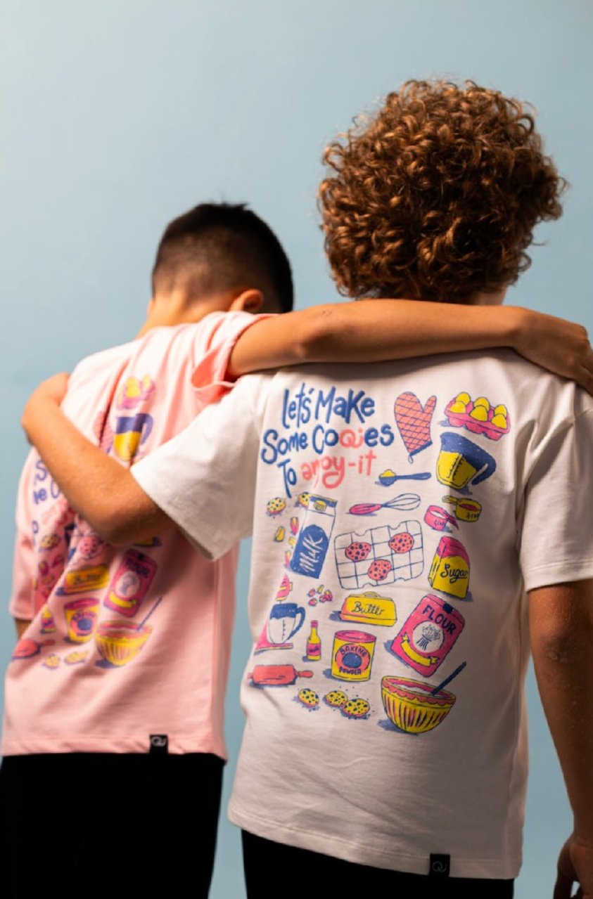CAMISETA COLLAB OQUI X ENJOY IT. COLOR BLANCO