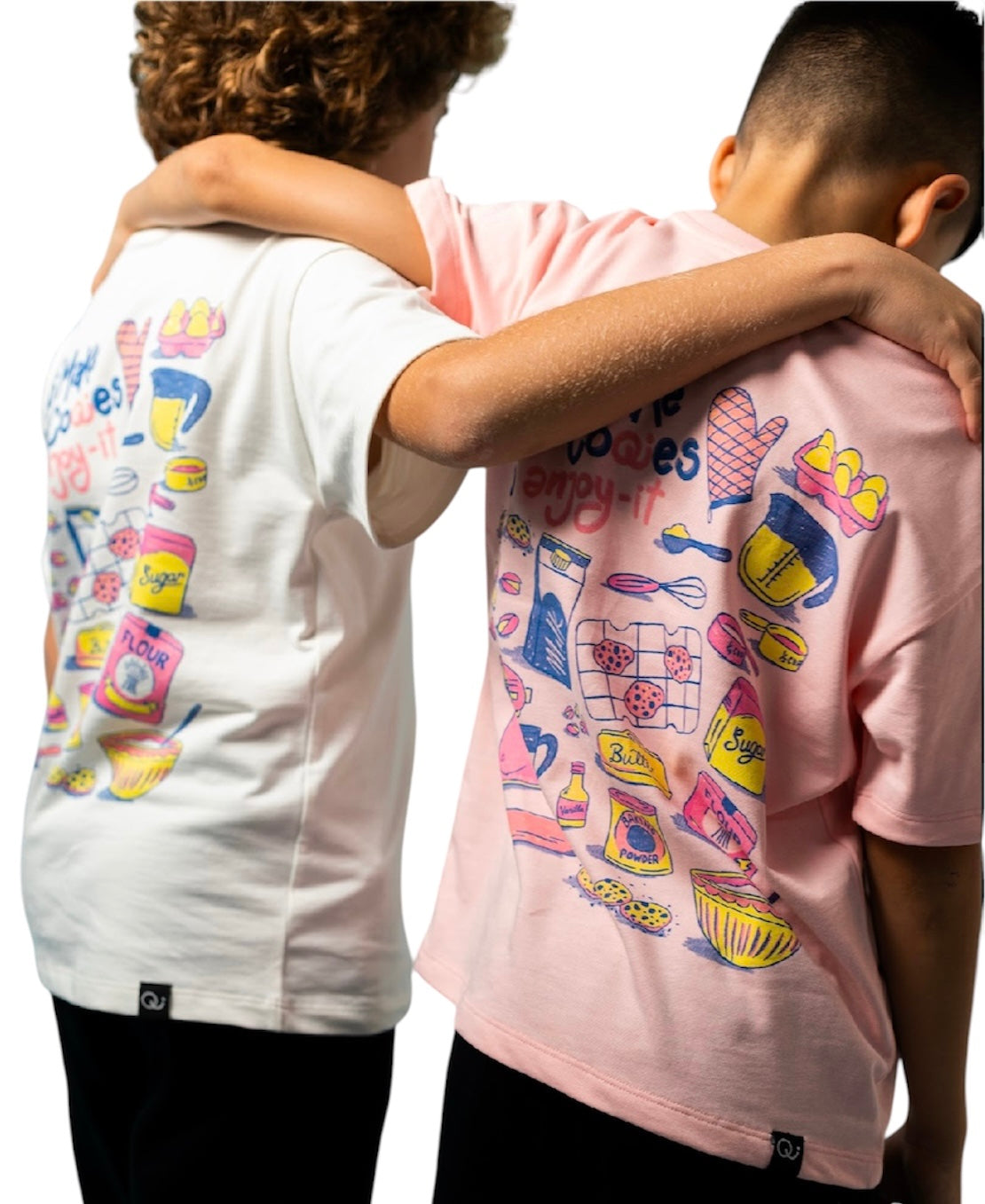 CAMISETA COLLAB OQUI X ENJOY IT. COLOR ROSA