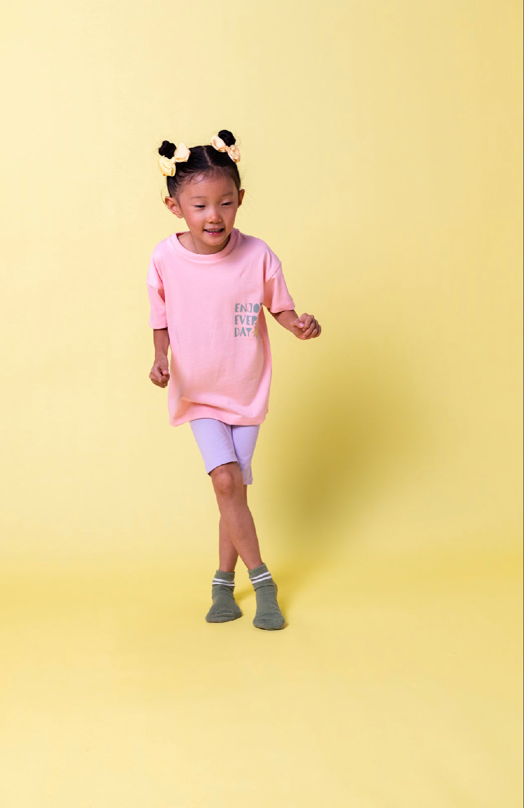CAMISETA ALWAYS REMEMBER. COLOR ROSA