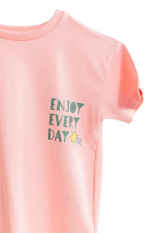 CAMISETA ALWAYS REMEMBER. COLOR ROSA